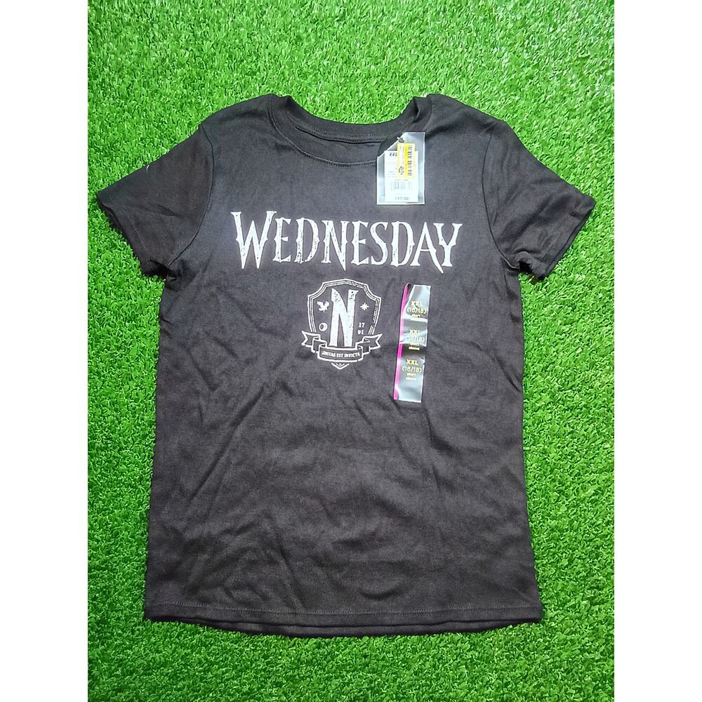 NWT Iconic Wednesday Netflix Series Black Graphic T-Shirt - Juniors 16/18